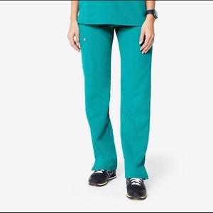FIGS Kade petite cargo pants in Teal NWT